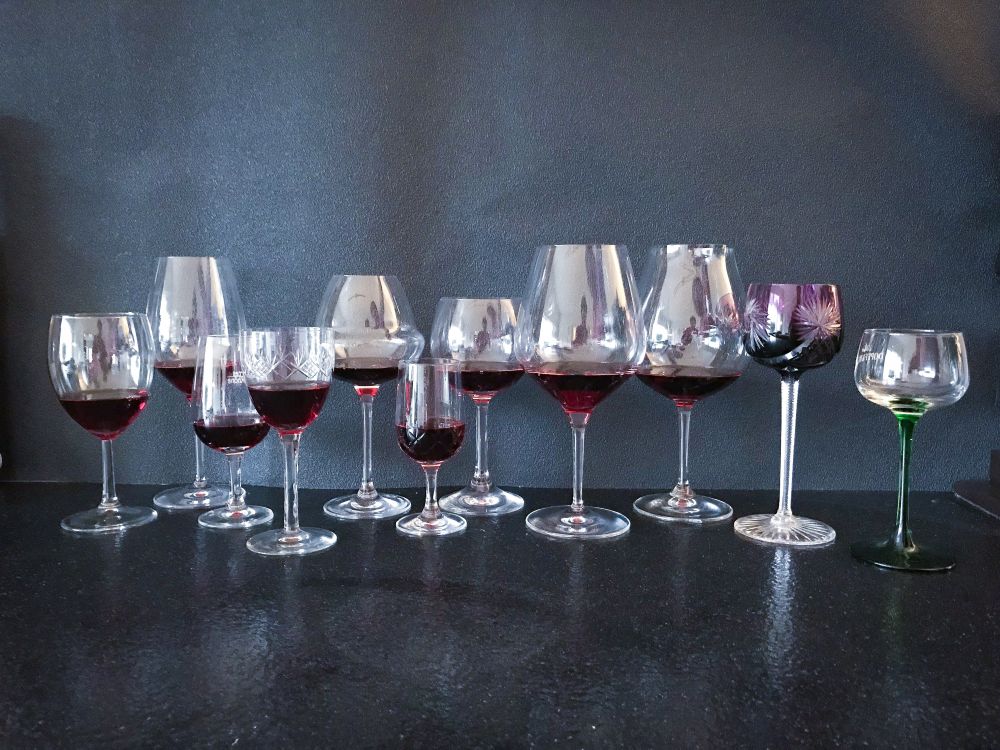 11 verschillende wijnglazen 11 verschillende wijnglazen