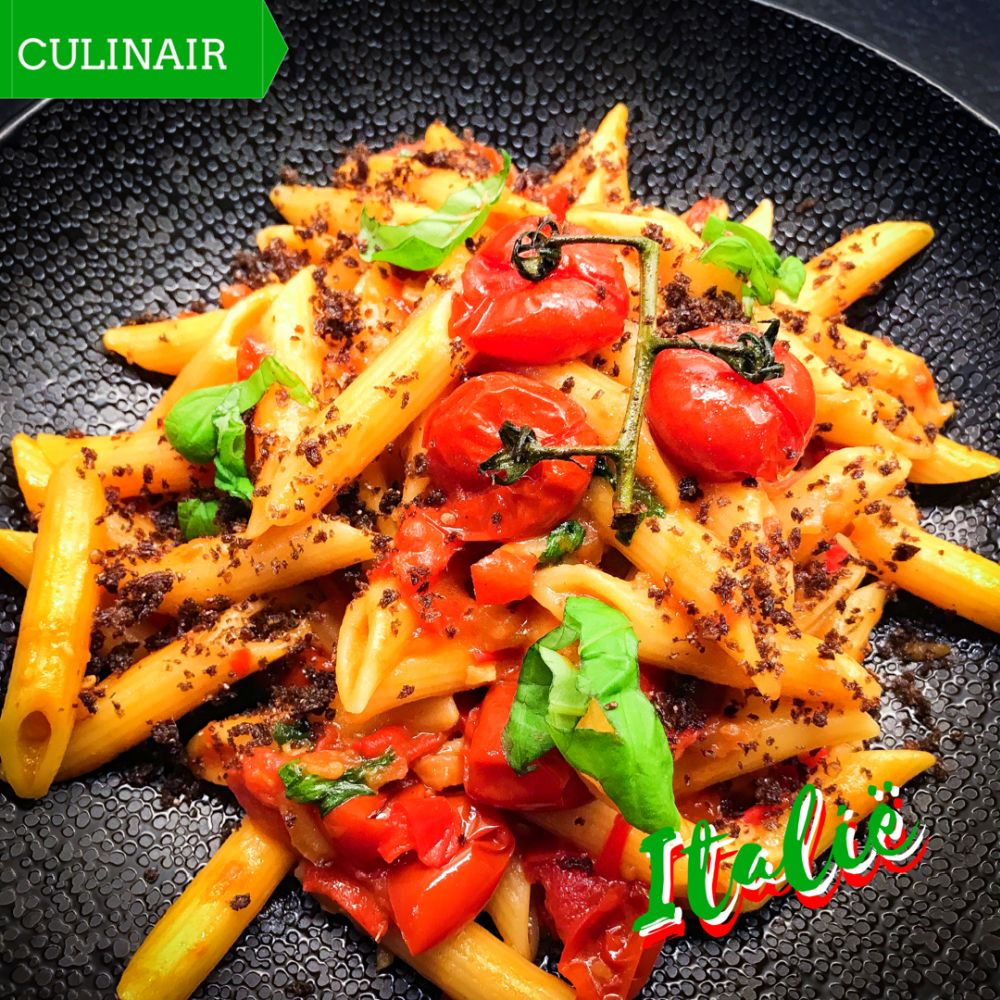 penne met tomaat, paprika, ansjovis en pangrattato penne met tomaat, paprika, ansjovis en pangrattato