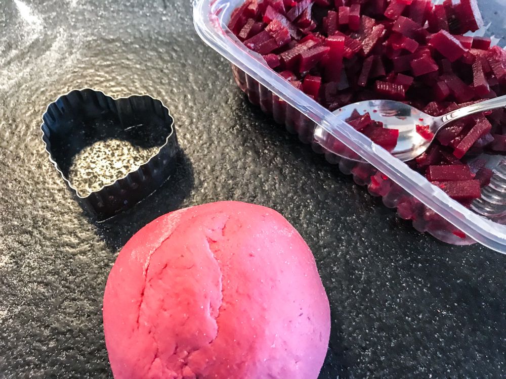 1 ravioli kleuren met rode bietjes