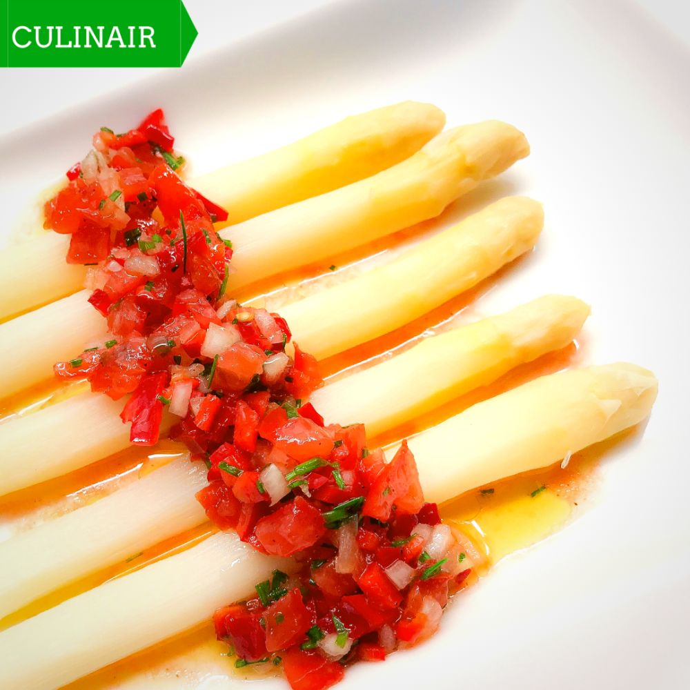 Witte asperges met vinaigrette uit Navarra Witte asperges met vinaigrette uit Navarra