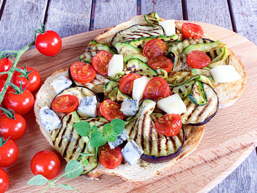 bruschettona – reuzen-bruschetta – met gegrilde groenten