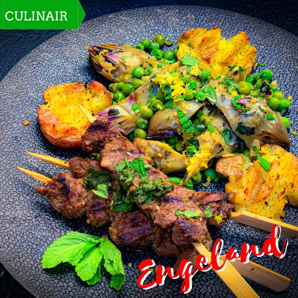 Lamsspiesjes met muntsaus – salade artisjokken en doperwten met munt en citroen – crispy smashed potatoes Lamsspiesjes met muntsaus – salade artisjokken en doperwten met munt en citroen - crispy smashed potatoes