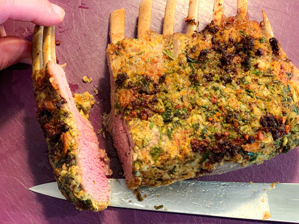 lamsrack met kruidenkorst lamsrack met kruidenkorst