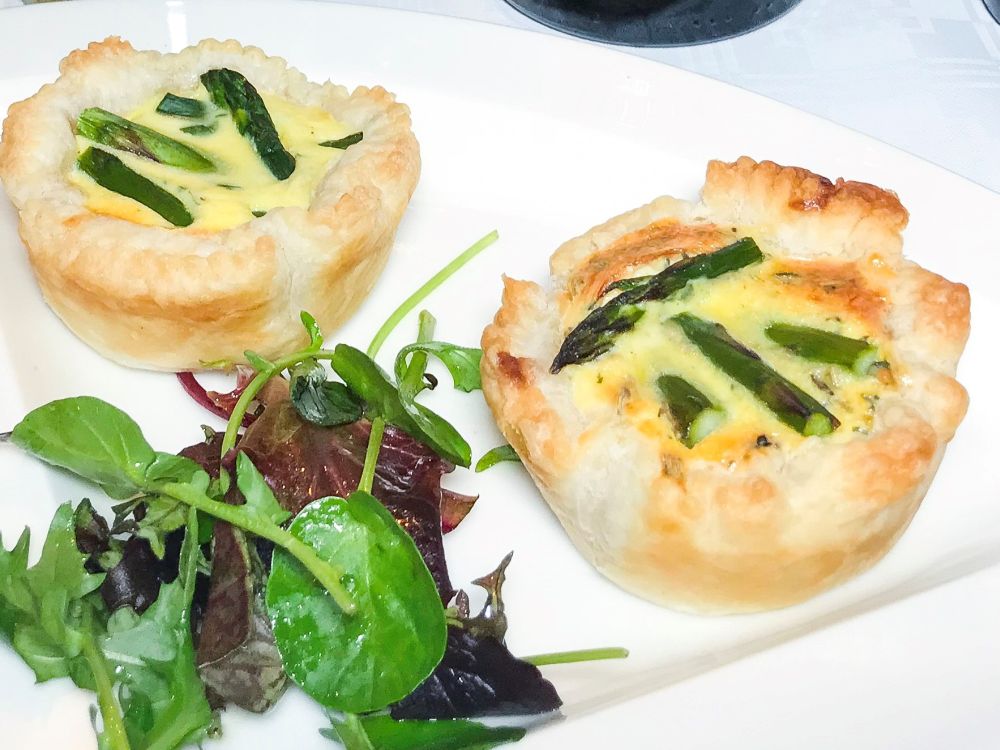 aspergequiche bij auxerrois aspergequiche bij auxerrois