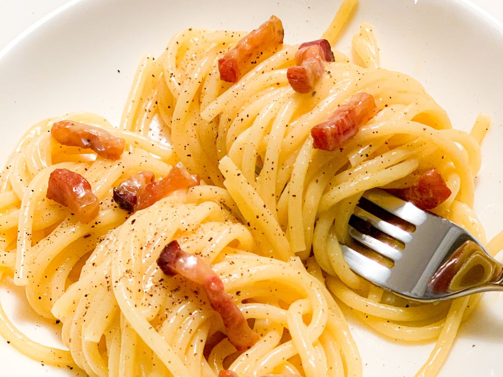 spaghetti carbonara met guanciale
