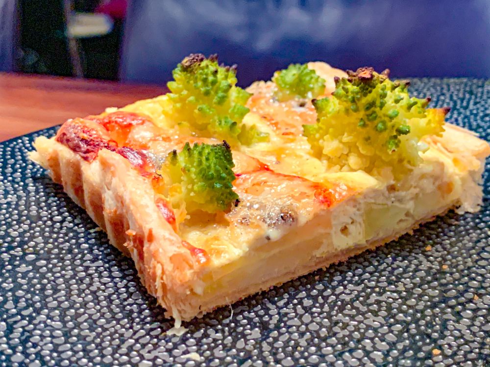 Hartige taart met romanesco aardappelen en gorgonzola Hartige taart met romanesco aardappelen en gorgonzola