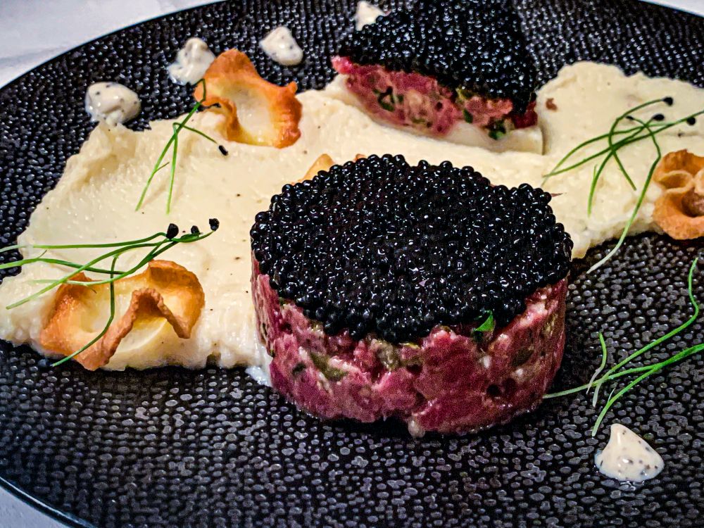 Steak tartaar met kaviaar Steak tartaar met kaviaar